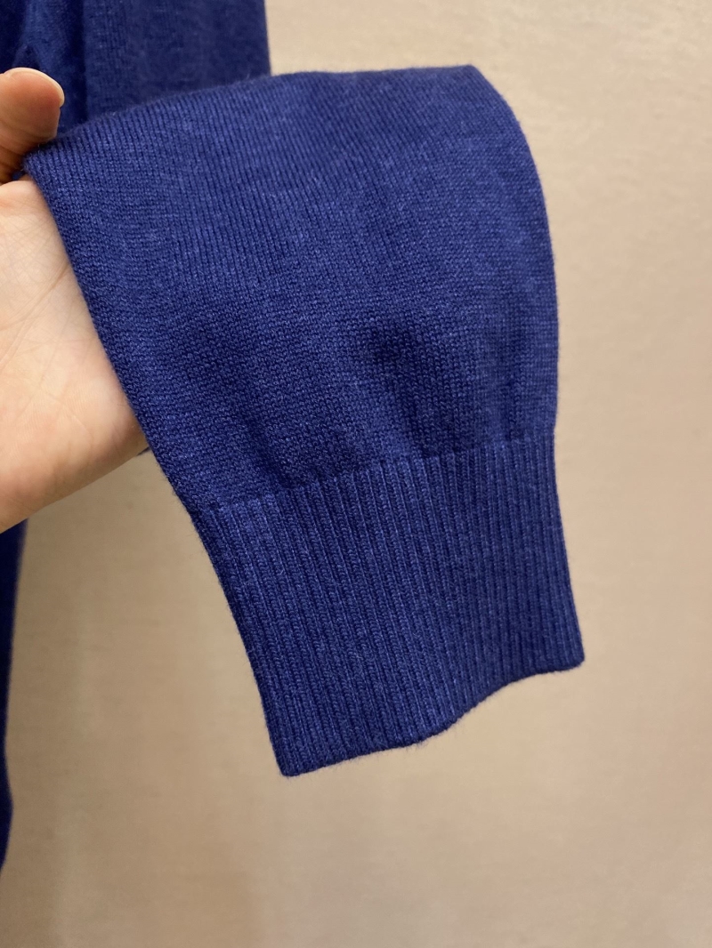 Bv*b*rry sweaters